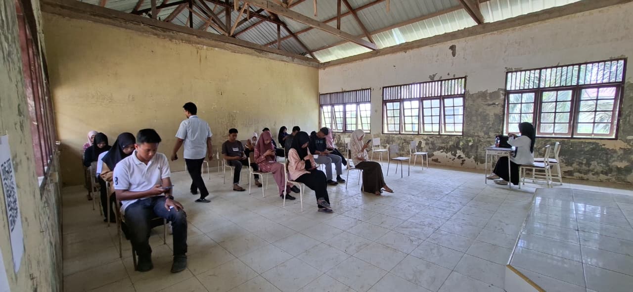 Siswa SMK Negeri 1 Karang Baru Tetap Semangat Mengikuti Asesmen Akhir Sekolah di Tengah Kondisi Pasca Bencana